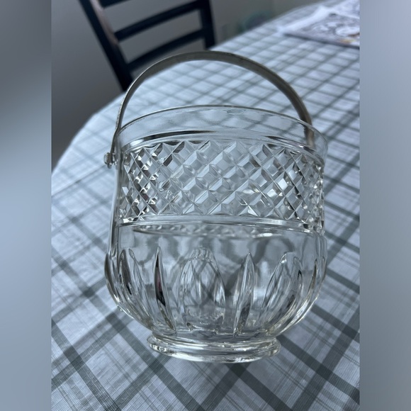 Vintage Clear Diamond Cut Glass Ice Bucket with Hammered Metal Handle and Tongs - Picture 3 of 12